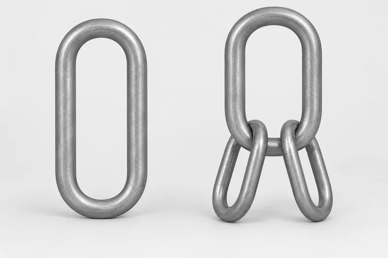 AI structural reference showing one closed oblong master link and a separate top-link assembly with two interlinked closed sublinks.